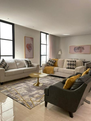 Luxurious Three Bedroom Apartment North of Riyadh شقة فخمة مكونة من ثلاث غرف نوم شمال الرياض